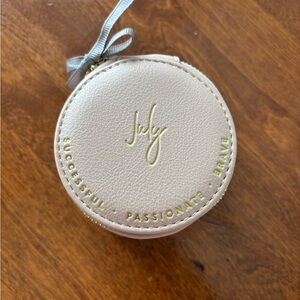 July Round Jewelry Case in Light Pink
